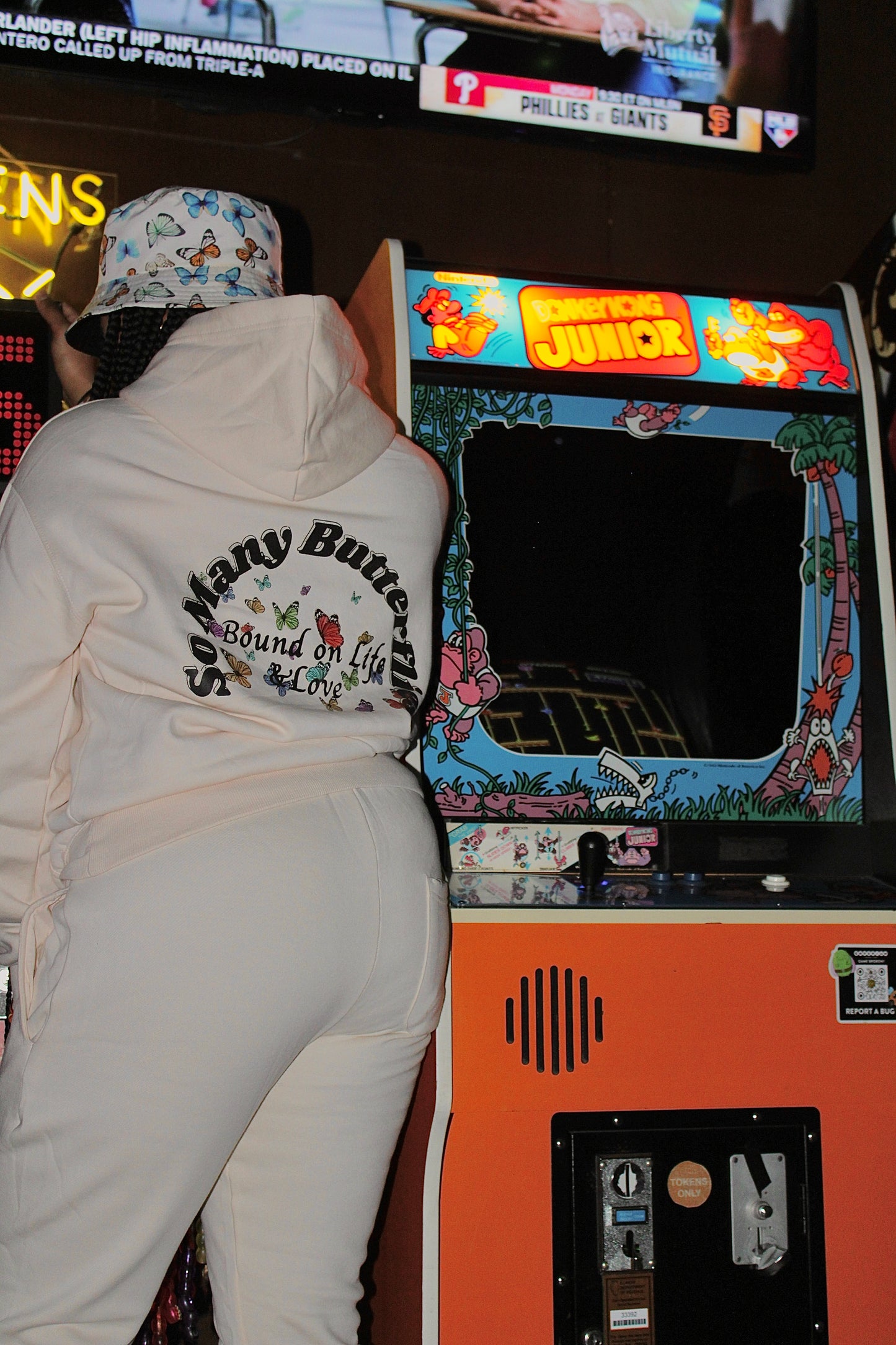 (Crème Multi-Butterfly)So Many Butterflies SweatSuit